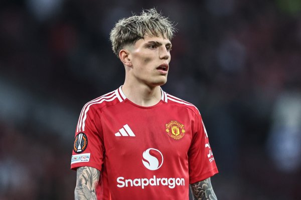 Một lần và mãi mãi? Phương tiện truyền thông Anh: Manchester United đã hỏi qua người trung gian nếu 