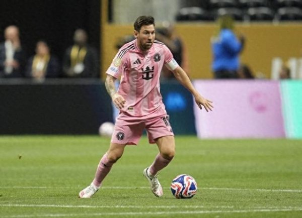 TA: Mọi người xung quanh tôi nhắc lại rằng Messi sẽ chơi ở Miami trong 26 năm và cả hai bên đều có c