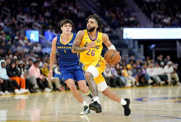 Backcourt Xia Lian của Bắc Carolina đã biểu diễn kém trong lần ra mắt. Nếu anh ta muốn ở lại Lakers,
