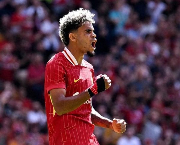 75 triệu euro! Nó được tiết lộ rằng Dias đã tham gia Bayern, với mức lương hàng năm là 4 lần và Live