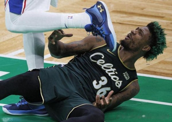 Lakers có thể mạnh mẽ hơn với thông minh? Cái sau không còn giống như trước đây, và vàng tím giành đ